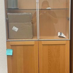 Dresser / Storage Cabinet / Display Case 