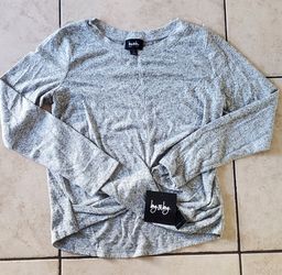 New Womens Top. Size Medium