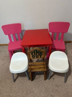Kids table and chairs