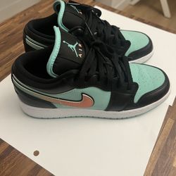 Jordan 1 Low SE Tropical Twist