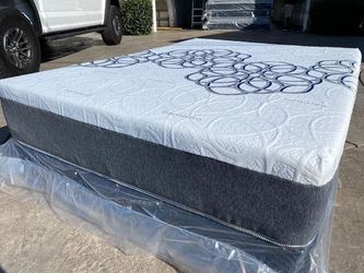 Cal King Bamboo Cool Gel Memory Foam!!