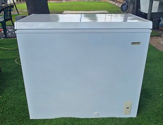 Idylis 7 cubic ft Freezer