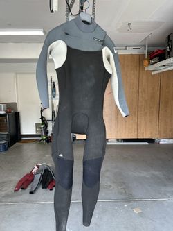 Quicksilver And Xcel Wetsuits MS Medium Short