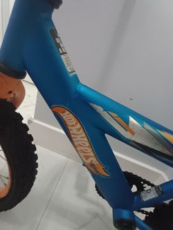 16" Dynacraft Hot Wheels Kids Bike – Ready to Ride! 🚀