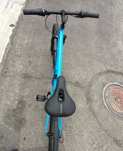 LIKE NEW SCHWINN BIKE - READY TO RIDE TODAY! 🔥