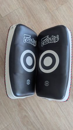 Fairtex Curved MMA Muay Thai Pads