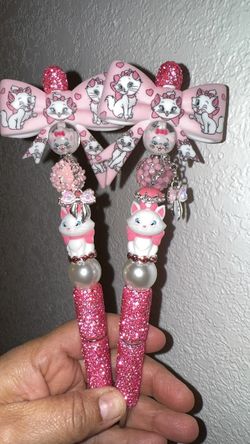Marie the cat pen