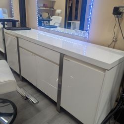 Beauty Salon Station