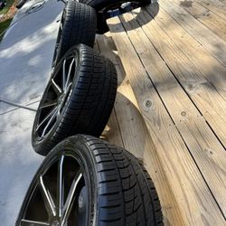 Four Rims With Tires Perfect Conditions 