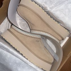 Uggs Tazz Women Sand Size 9W