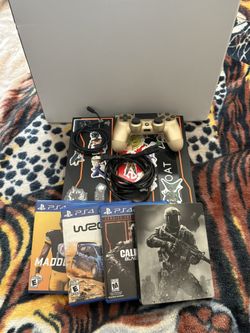 Sony PS4 Bo3 Edition 1 Terabyte With Control And 4 Games