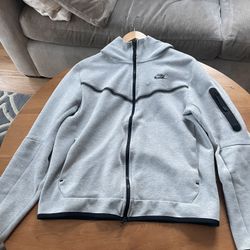 Grey Nike Tech Fleece