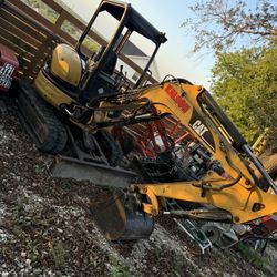 2013 Mini Caterpillar Excavator 303 CR **CAN DELIVER****