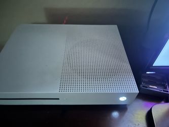 Xbox one s with controllers and game discs