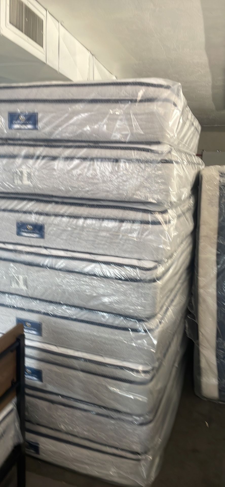 Queen Pillow top Mattresses for Sale in Las Vegas, NV OfferUp