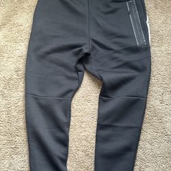 Mike tech gray and black set. Brand new.