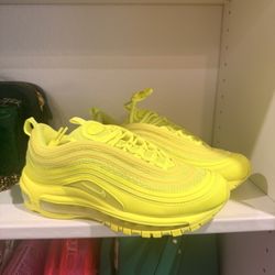 Nike women Shoes 6 1/2 