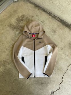 Nike Tech V2 brown & white size small