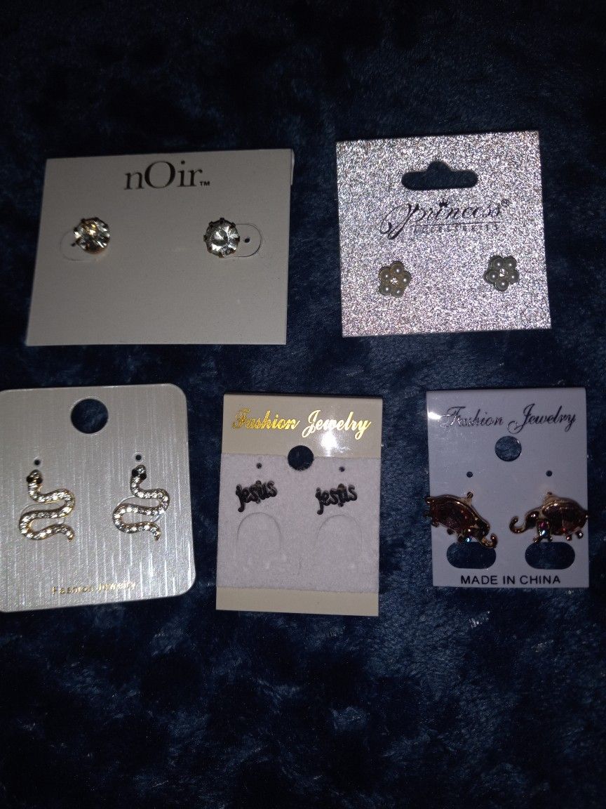 5 Pairs Of Earrings For $10