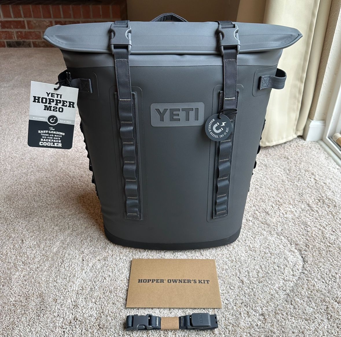 New YETI Hopper M20 Backpack Cooler - Charcoal Gray