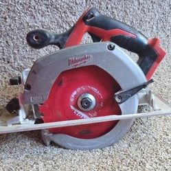 Milwaukee circular saw 