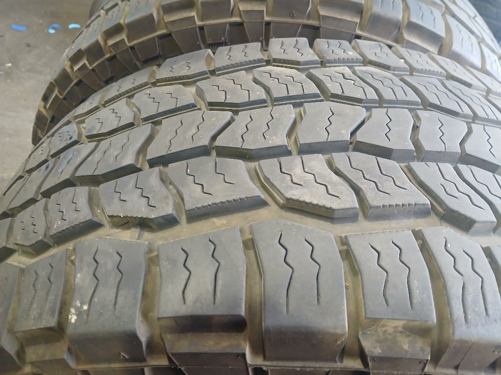 35x12.50R20 Cooper Discoverer At3 Tires DOT 2024 (4)