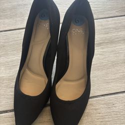 Jones New York Black Heels