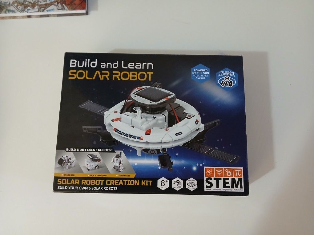 STEM build solar robot New.
Only 10 dollars.
And I gift a desk lamp.
Incredible deal.