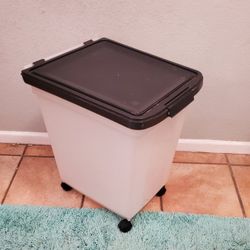 Large Rolling Pet Food Storage Container 