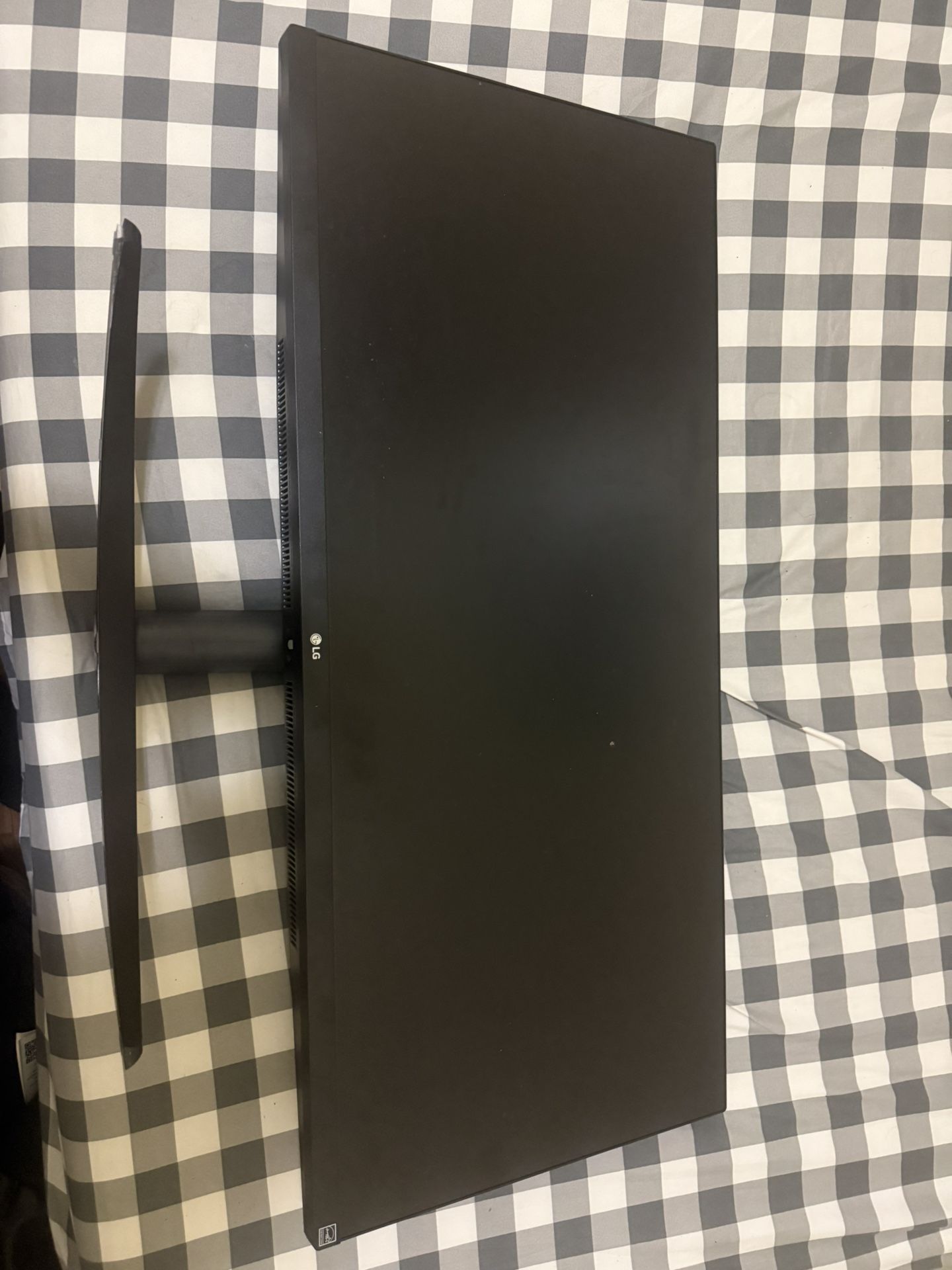 Lg Widescreen 38inch Monitor 1080p