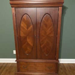 Wardrobe Cabinet
