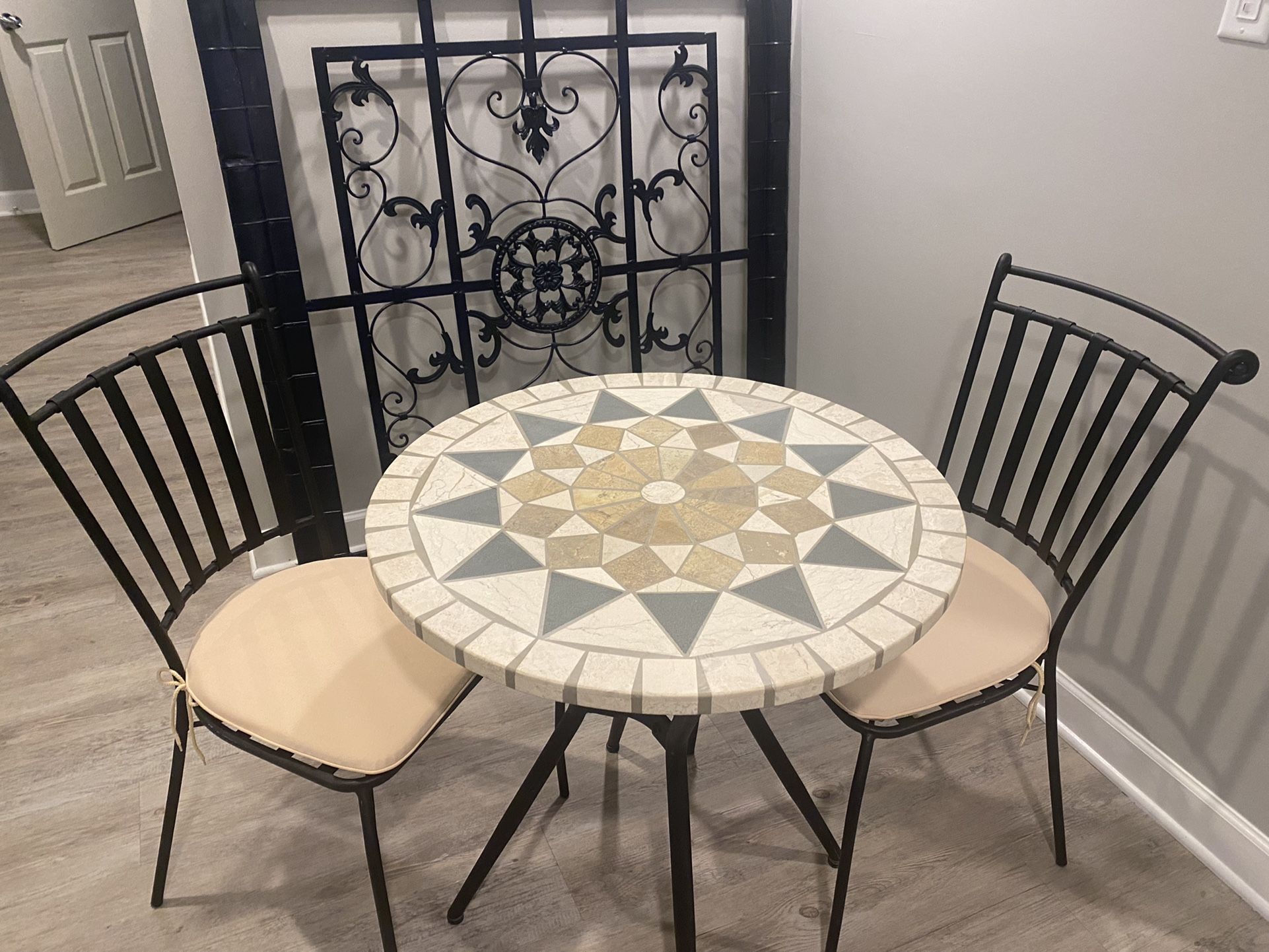 Beautiful Martha Stewart Bistro Table With 2 Chairs