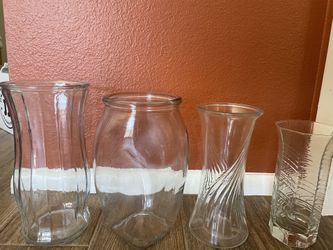 4 Vases