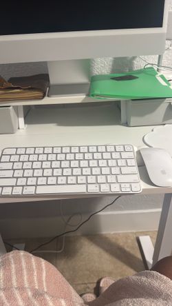 Apple wireless keyboard and mouse - silver