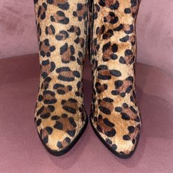 Woman’s Leopard print boots Size 7 