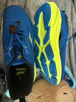 Brand new size 3 boy shoes