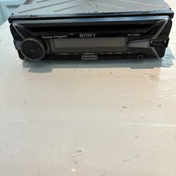 Sony MEX-XB 100 Bluetooth Car Stereo Complete