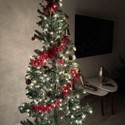 6 ft Lit Christmas Tree With Ornaments