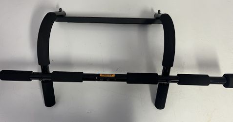 Pull Up Bar-attaches To Door Frame 