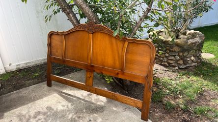 Headboard bed