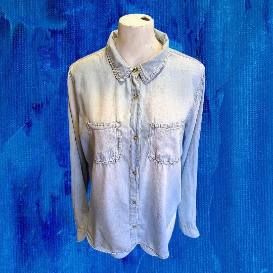 Women's Rue 21 Button Down Shirt