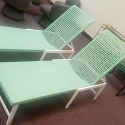 Outdoor Lounge Chairs