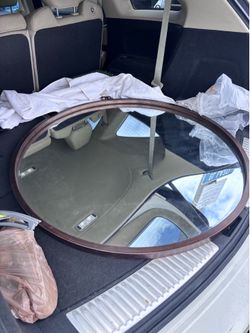 Round mirror