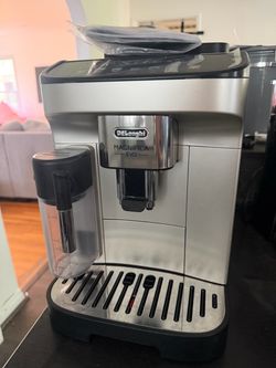 DeLonghi DeLonghi Magnifica Evo Fully Automatic Espresso Machine with LatteCrema System