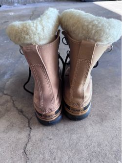 Snow boots