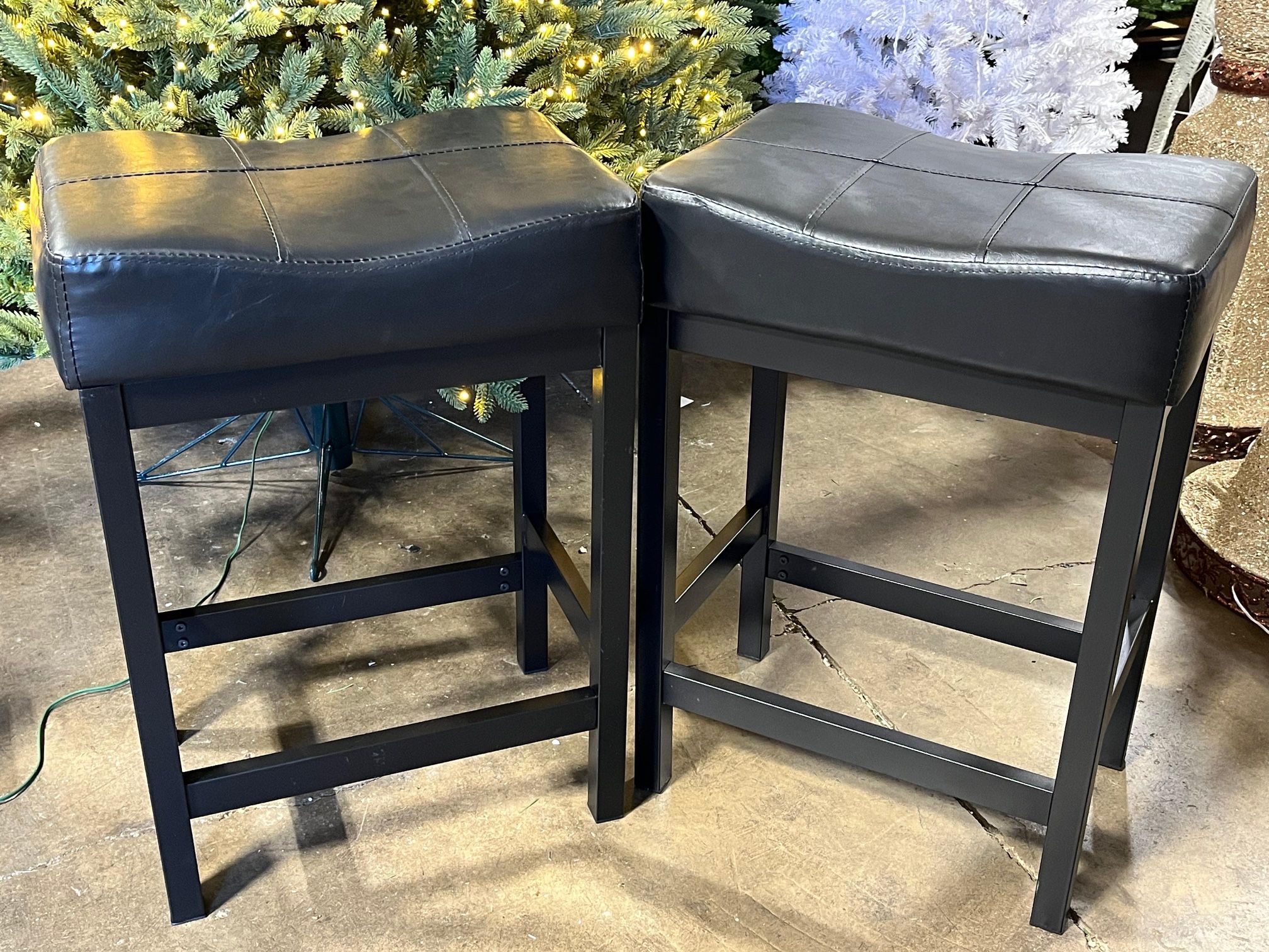 KATDANS Bar Stools Set of 2, Counter Height Stools 24 Inch Saddle Stools, PU Leather Modern Kitchen Barstools with Metal Base, KS861P-Black, 2Pcs