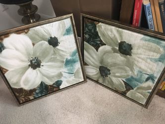 Beautiful Floral Artwork Set Of 2