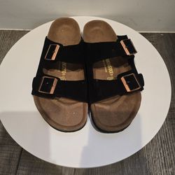 Black Birkenstocks 