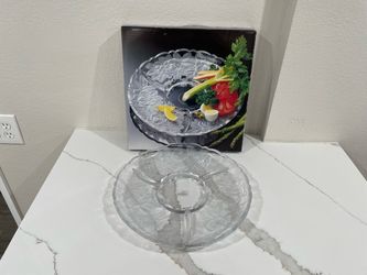 (Brand New) Home Beautiful Crystal Rose Chip And Dip Server