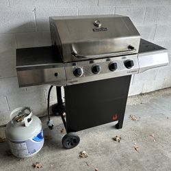 BBQ grill Nearly New - Char-Broil 4 Burner With Propane Tank